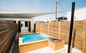 Mesanto Luxury Suites